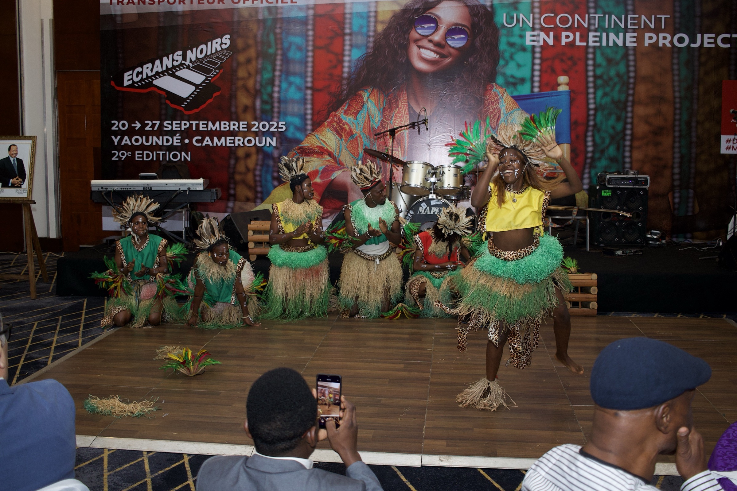 Écrans Noirs Yaoundé